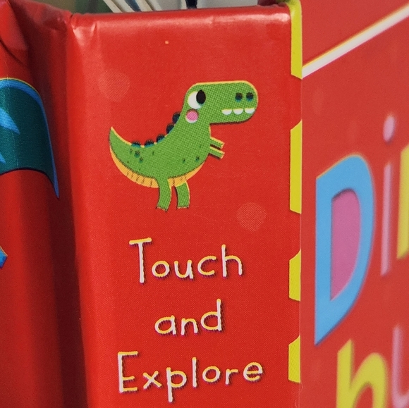 Scholastic Book Touch And Explore Dino's Busy Book - Picture 7 of 8
